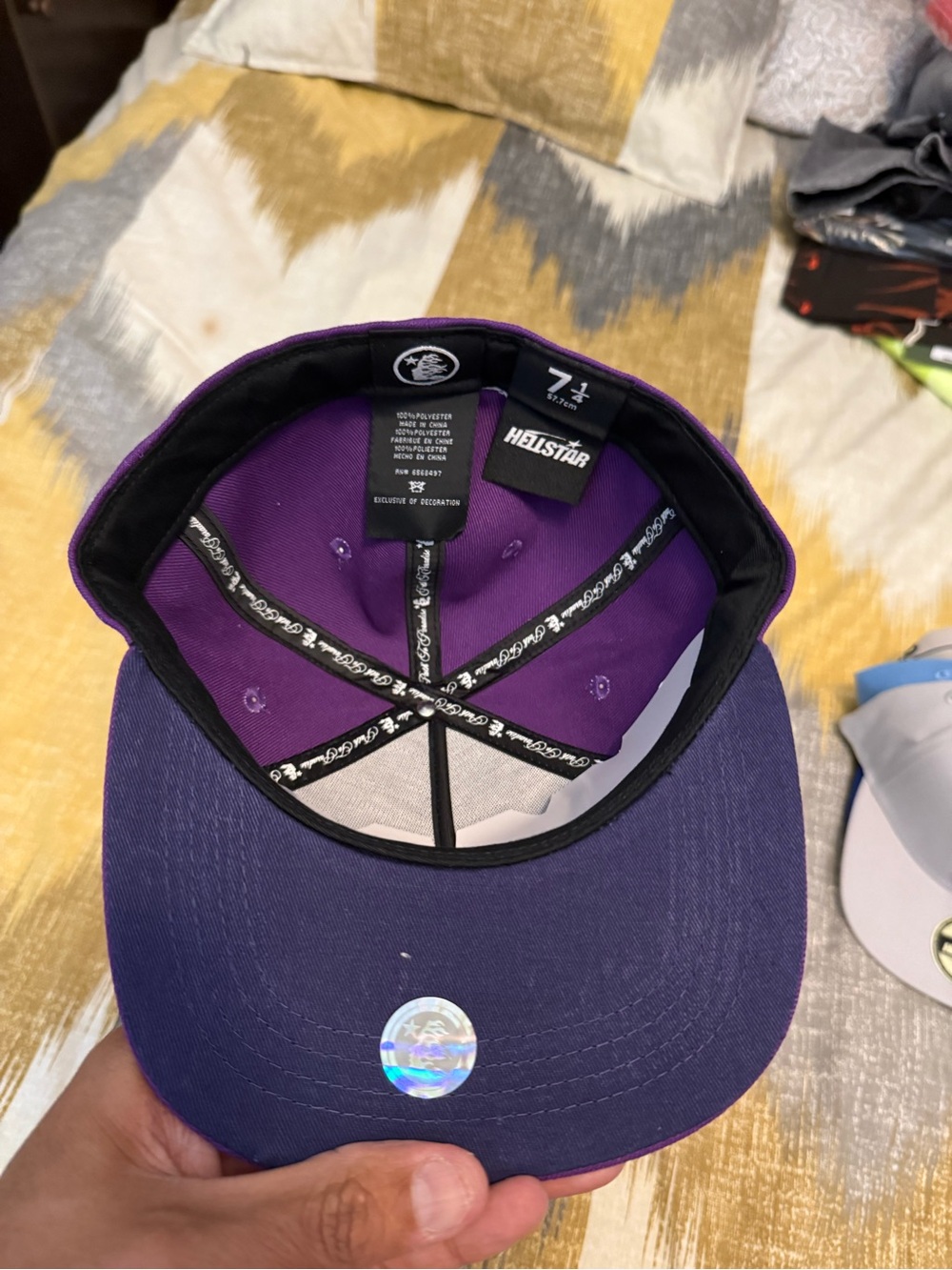 Hellstar Men’s Purple Flame & Star Snapback Hat 7 1/4 - Picture 3 of 4